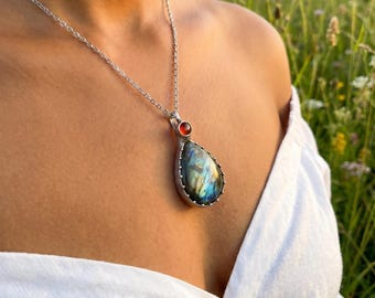 Collar de labradorita azul y ágata naranja, joyería de piedras preciosas de latón plateado