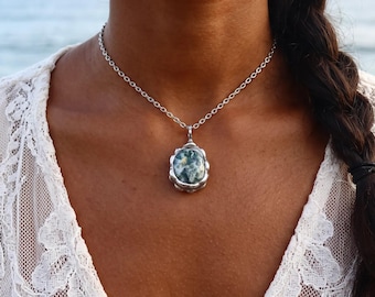 Green Moss Agate  Quartz  oval Necklace: Handmade Crystal Pendant
