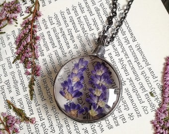 Lavender pressed flowers necklace, raw jewelry, Terrarium Jewelry, Bustani