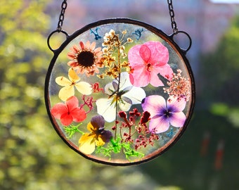 moederdagcadeau, Home decor kamille met vogelweide bloem geperst bloemenframe, Cadeau voor vrouw, Gebrandschilderd glas, Venster Suncatcher