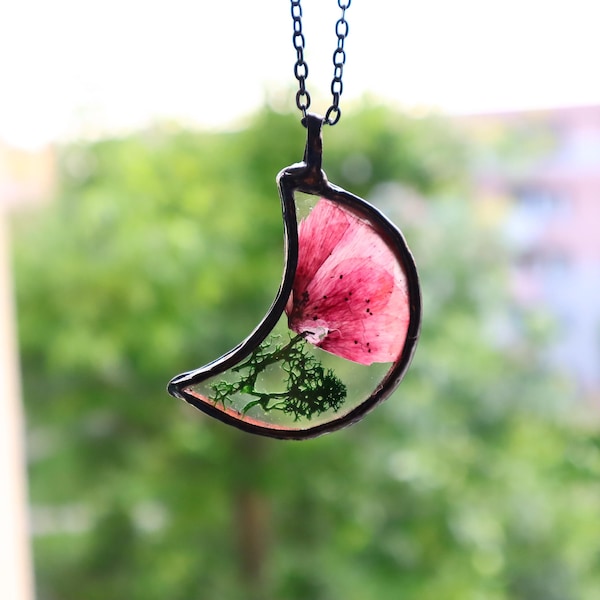 Ketting geperste klaproosbloem: terrariumhanger van glas-in-lood