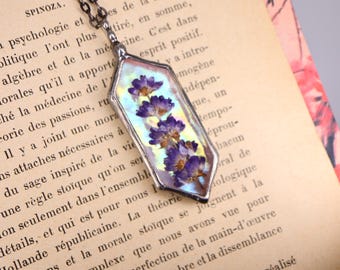 Collar con flor de lavanda de vidriera: Joyería con punta de cristal prensado