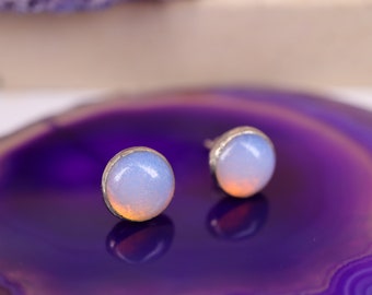 Puces d'oreilles en opalite : minuscules boucles d'oreilles en acier inoxydable avec pierre