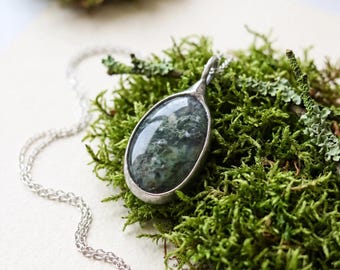 Green Moss Agate  Quartz  egg oval Necklace: Handmade Crystal Pendant