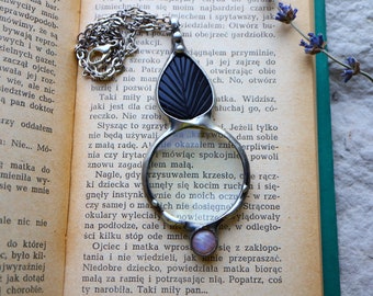 Loupe Necklace, magnifying glass LOUPE pendant, Leaf carved Obsidian Necklace, gift for women, blue shine Jewelry, Black Pendant