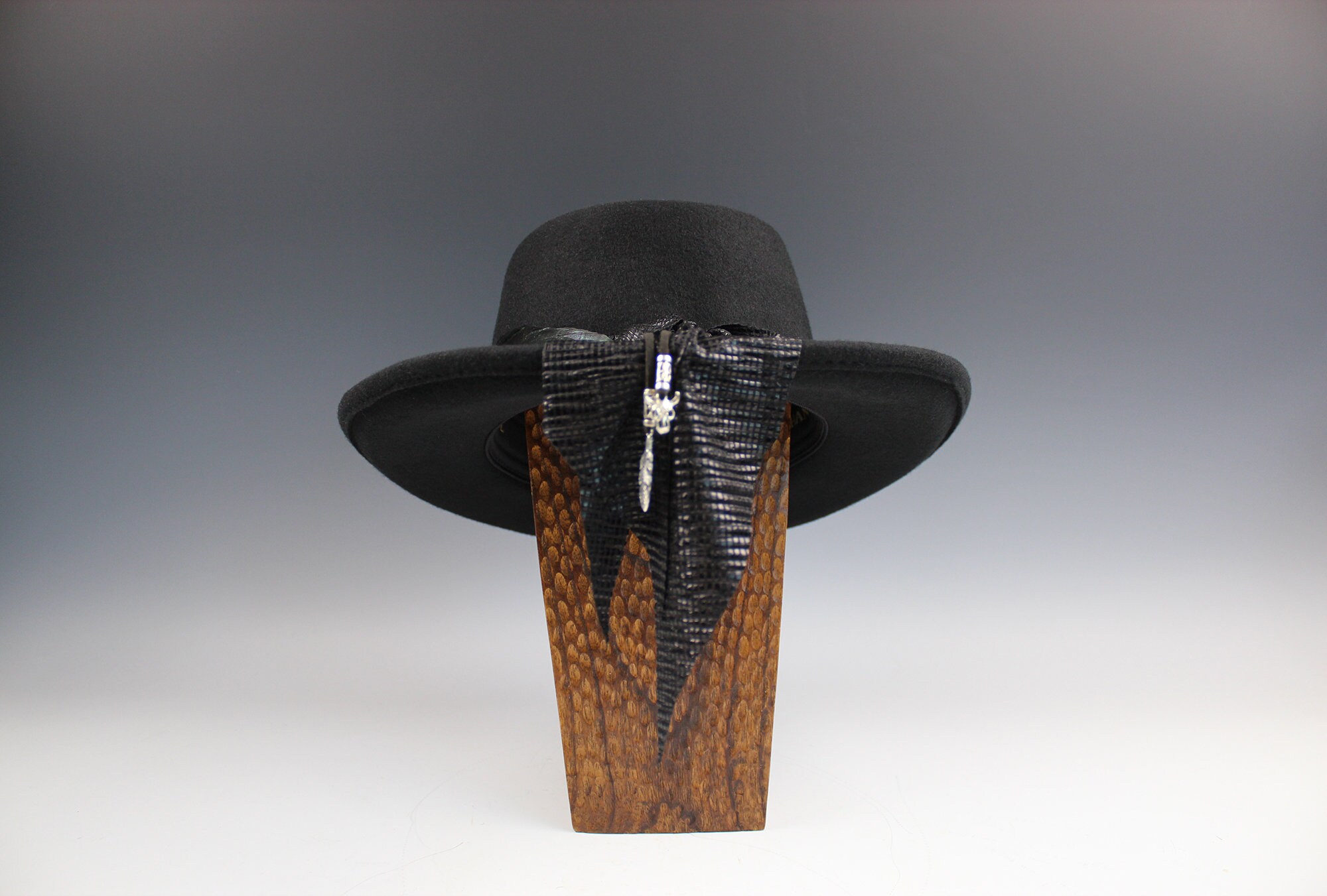 UNIF concho Black Wide-Brim Felt Hat with Silver Conchos Rough Rider Leather Concho Hat Band main image 2