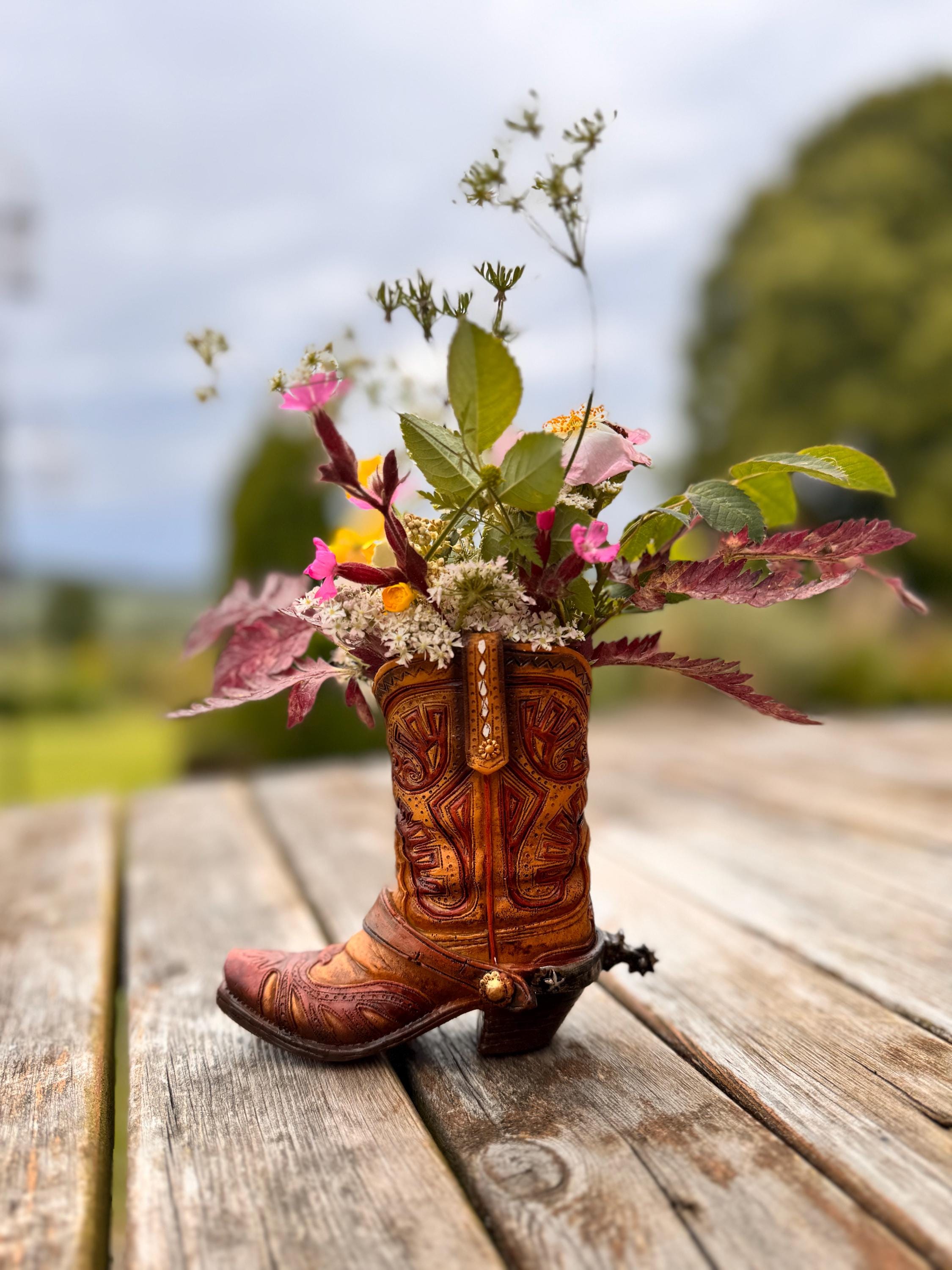 Cowboy boot vase - Etsy 日本