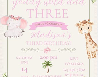 Invito di compleanno "Young Wild and Three" modificabile su Canz / Festa safari per bambine