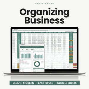 Puede incluir: Una pantalla de portátil muestra una hoja de cálculo digital de directorio de negocios y panel de control en tonos verdes y blancos. El texto dice Prospera Lab, Organizing Business y Clean + Modern | Easy to Use | Google Sheets. Tablas y gráficos.
