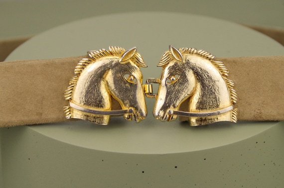 Vintage 1980s gold tone horse belt / equestrian go