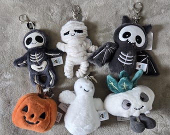 Jellycat Cute Plush Spooky Keychains Jelly Kawaii Soft Halloween Plush Bag Charms: Skeleton Bat Mummy Pumpkin Ghost Skull Planter
