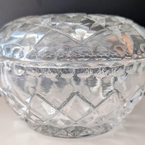Vintage Diamond Cut Crystal Candy Dish Lidded Trinket Box 10cm Vanity Powder Jar