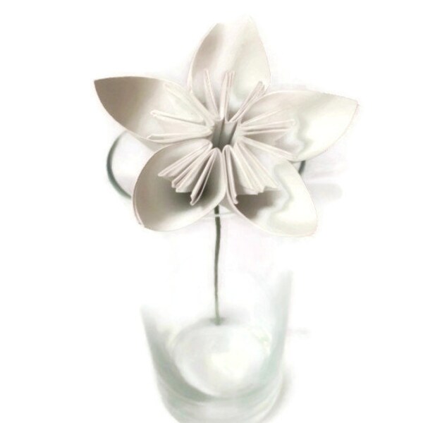 Sólido blanco maravilla Kusudama Origami Flor de papel con tallo