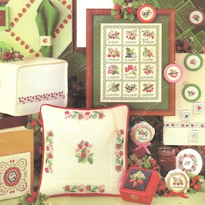 Paquete de patrones de punto de cruz Vintage Berry Kitchen en PDF, decoración de cocina con fresas, folleto de muestrario de cocina rústica, descarga instantánea.