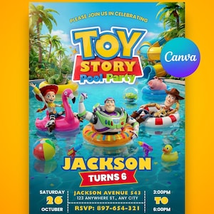 Op de afbeelding: Een Toy Story zwembadfeest uitnodiging met Buzz Lightyear, Woody, Jessie, Rex en Hamm in een zwembad. De tekst luidt: PLEASE JOIN US IN CELEBRATING TOY STORY POOL PARTY, JACKSON TURNS 6, SATURDAY 26 OCTOBER, 3:00PM TO 6:00PM.