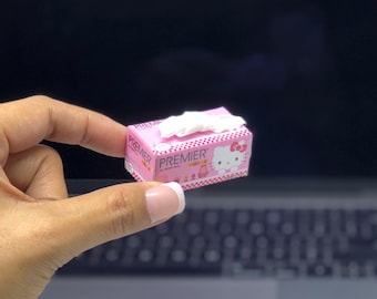Imán de nevera con forma de caja de pañuelos en miniatura - Miniatura realista para casa de muñecas a escala 1:12 - Decoración coleccionable para cocina con personajes