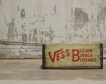 Vintage 1950's Vess Beverages 12 Slot Soda Crate