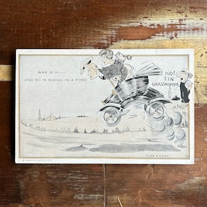 Carte postale comique des années 1910 « La guerre, c'est l'enfer – et conduire une Ford aussi » • Graphique automobile Cobb Shinn Tin Lizzie • Commercial Colortype Co.