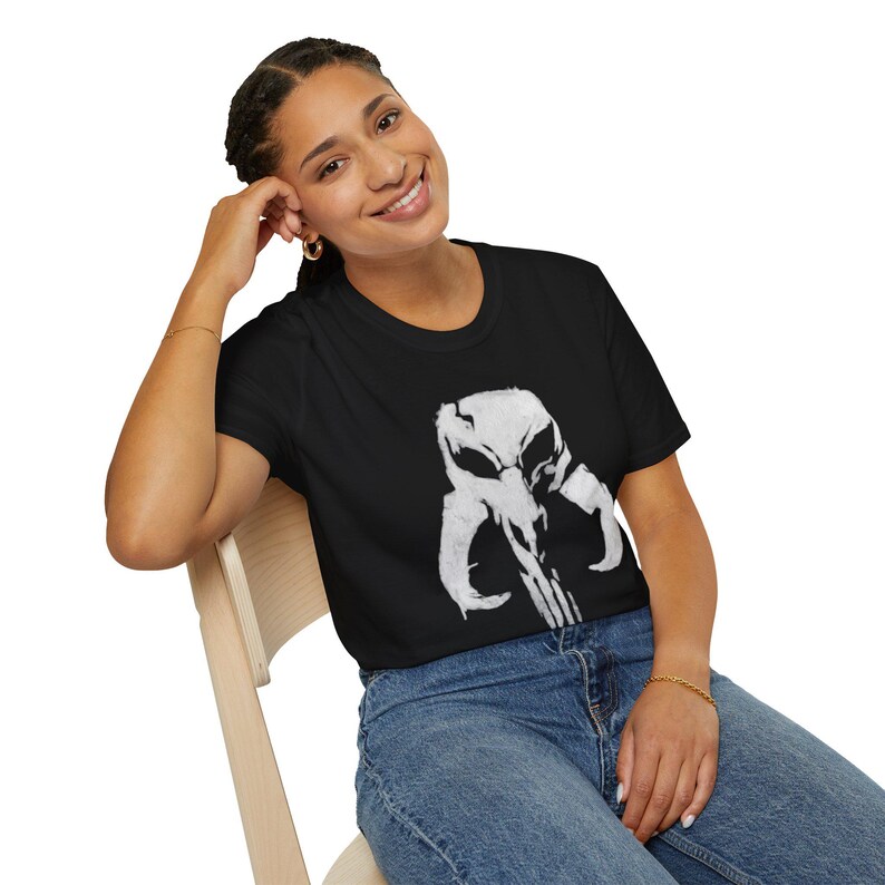 Punisher Mythic Skull Mandalorian Mythosaur T-Shirt | Star Wars Inspired Icon image 7
