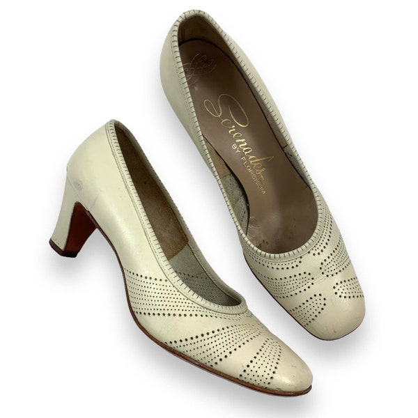 1960's SERENADES BY FLORSHEIM cream perforated leather mod shoes
