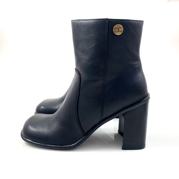 90’s TOMMY HILFIGER chunky heeled black leather bo