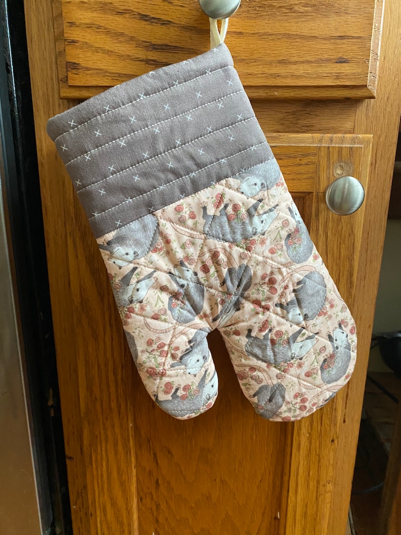 Quilted Oven Mitt - Opossums and Roses
