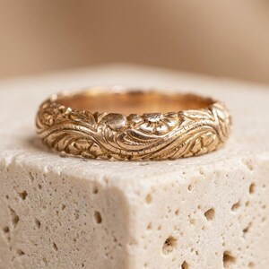 Scroll Work Floral Pattern Wedding Band, Wide Stackable Engraved Band, 14K Rose Gold Handcraft Bridal Band, Nature Inspired Leaf Vine Band
