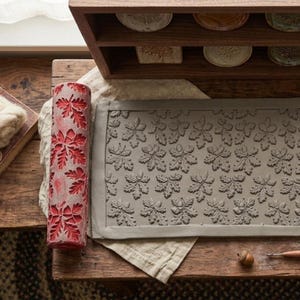 Mini Oak Leaf Clay Roller, 8cm Acorn Pattern Pottery Stamp Tool