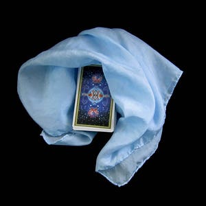 Paño de Tarot de Seda Morning Sky - Paño de Altar - Teñido a Mano 50x50 cm... 100 % Seda