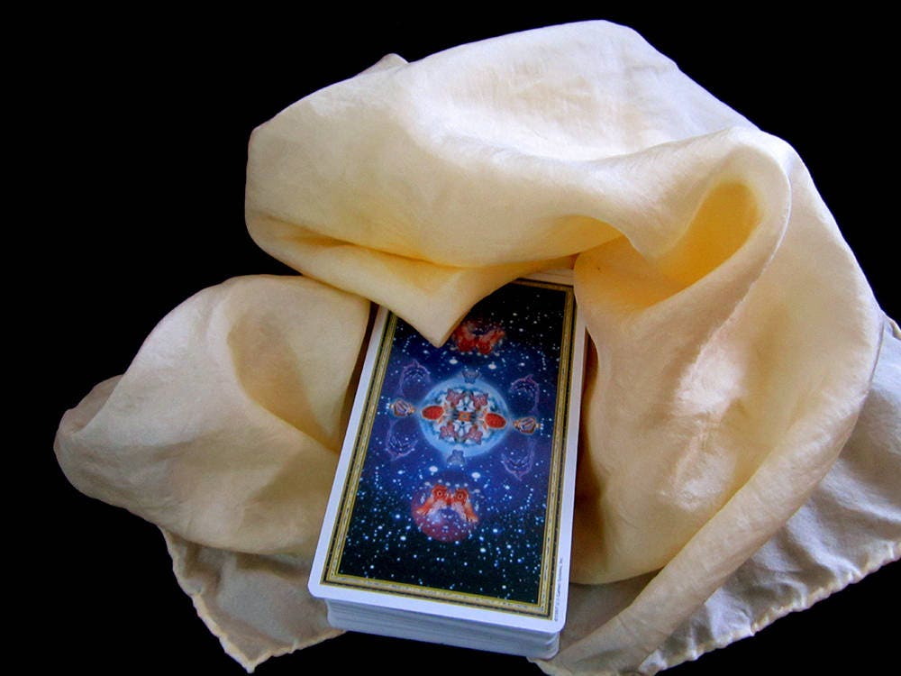 Solitaire Cloth Champagne Silk Tarot Cloth - Altar Cloth - Hand Dyed 20