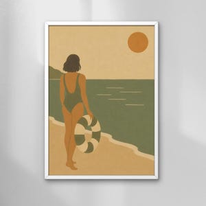 Puede incluir: Una impresión artística enmarcada representa a una persona con un traje de baño verde sosteniendo un salvavidas a rayas en una playa. La obra de arte presenta una paleta de colores apagados con un fondo beige, agua verde y un sol naranja.