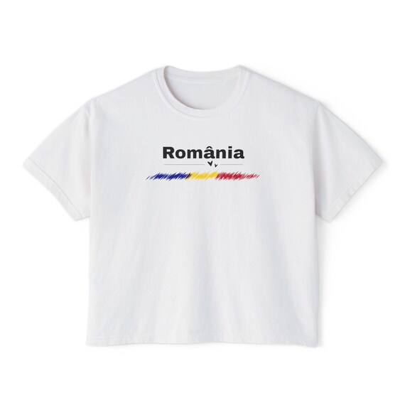 România Script With Romanian Flag Brushstroke T-Shirt | Romania Pride Shirt