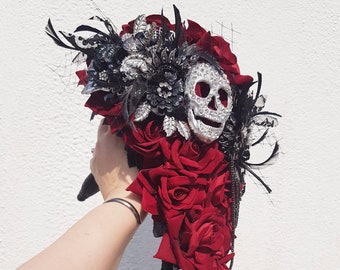 Skull wedding bouquet, alternative, skull handle, brooch bouquet, Gothic inspired, wedding, cascading,skull wedding made to order 20 weeks