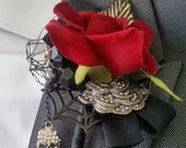 Skull wedding, button hole, boutonniere, alternative, Vintage, retro, gothic, wedding flower, corsage, skull wedding alternative wedding