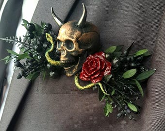 Pañuelo de bolsillo gótico con calavera y serpiente: Boutonniere de diablo floral