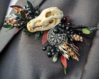 Brújula vikinga floral con calavera de lobo, boutonniere de bolsillo, ramillete alternativo para boda y graduación