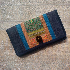 Cartera larga de cáñamo hecha a mano con bordado étnico