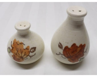 Metlox PoppyTrail "Woodland Gold" Salt & Pepper Shaker Set W/ Stoppers