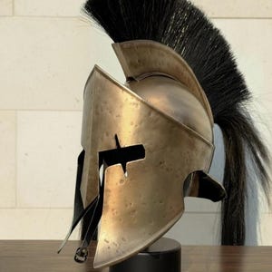 Casco espartano ponible con soporte negro - Acabado bronce, soporte de exhibición