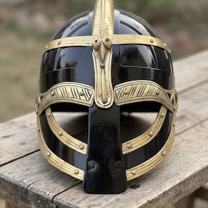 Handgjord medeltida stål- och mässings-riddare i vikingahjälm | Heminredning | Gåva till cosplayer