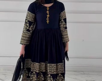 Conjunto de traje pakistaní azul marino para mujer, salwar kameez bordado con dupatta, atuendo étnico modesto.