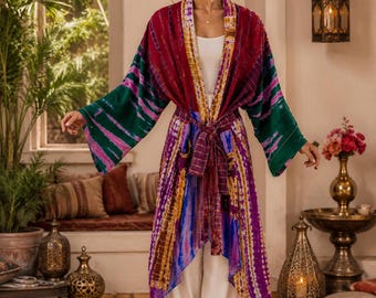 Kimono de patchwork hecho a mano, pareo estilo boho tie-dye, ropa hippie para festivales.