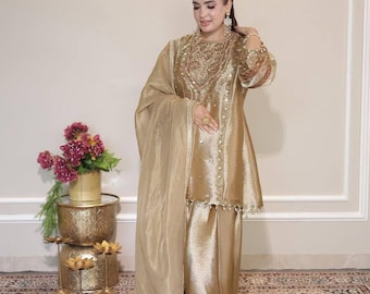 Conjunto de salwar kameez pakistaní dorado para mujer, traje bordado para fiestas, atuendo étnico de lujo con dupatta.