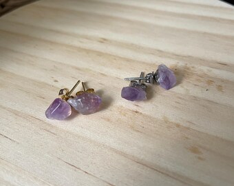 Amatista Ohrstecker aus Naturstein – Rohe Edelstein Ohrringe – Minimalistischer Kristallschmuck