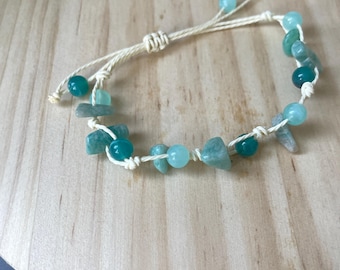 Buntes Edelstein-Makramee-Armband – Handgefertigtes Boho Armband mit echten Natursteinen – Verstellbares Kristallarmband