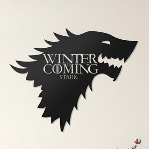 Metall-Wandbild „Direwolfkopf“: Fantasievolle Dekoration für Spielzimmer aus lasergeschnittenem Stahl
