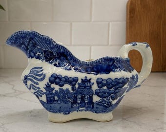 1911 Buffalo Pottery Blue Willow Gravy Boat