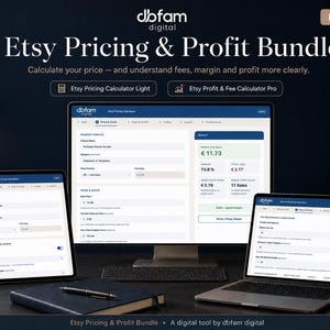 Könnte beinhalten: Digitales Marketing-Bild, das ein Etsy-Preis- und Gewinnpaket bewirbt. Das Bild zeigt einen Desktop-Computer, ein Tablet und einen Laptop, auf denen der Etsy-Preiskalkulator und der Gewinn- und Gebührenrechner angezeigt werden. Der Text lautet "Etsy Pricing & Profit Bundle".