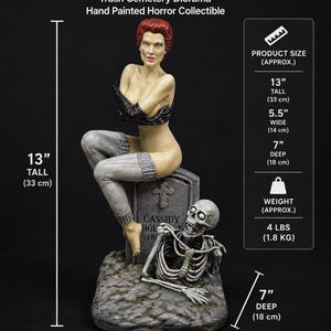 Puede incluir: Un diorama de cementerio Trash pintado a mano, objeto de colecci&oacute;n de terror con una figura de pelo rojo sentada sobre una l&aacute;pida marcada Cassidy, junto a un esqueleto. Mide 33 cm de alto, 14 cm de ancho, 18 cm de profundidad y pesa 1,8 kg.