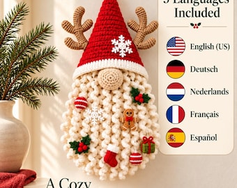 Schema PDF per realizzare un gnomo natalizio all'uncinetto, decorazione da parete con barba riccia e corna.